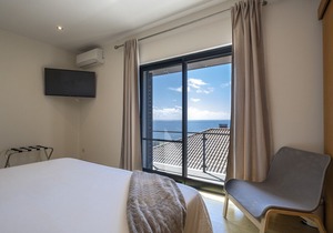 Celeste House - Deluxe Ocean View / Heated Pool