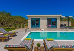 Celosia - 3 Bedroom Villa with Private Pool and Garden view