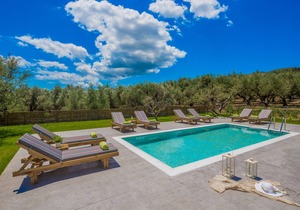Celosia - 3 Bedroom Villa with Private Pool and Garden view