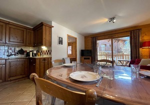Central Apartment in Samoëns: Spacious, Modern, Near Ski Bus, with Free Parking