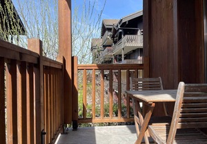 Central Apartment in Samoëns: Spacious, Modern, Near Ski Bus, with Free Parking