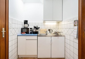 Central app. for 2 persons, WLAN and TV, pets allowed.