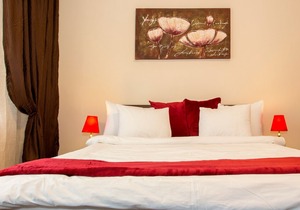 CENTRAL COMFY FLAT | STEPS AWAY FROM METRO / PARK & ALL AMENITIES