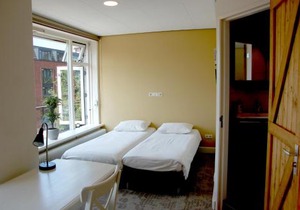Central-Day Inn