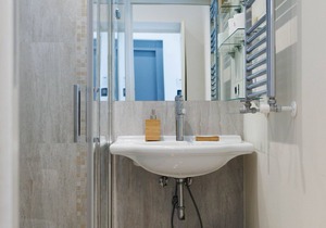 CENTRAL ROME ROMANTIC NEW BEDROOM