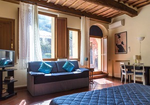 Central Studio with Garden in the Duomo area