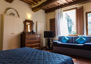 Central Studio with Garden in the Duomo area