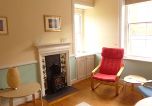 Centrally located, one bedroom beachside apartment.