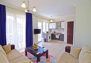 Centrally located 3 bed 3 bath apartment with FREE WIFI