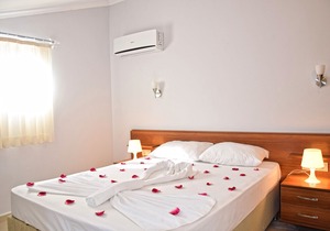 Centrally located 3 bed 3 bath apartment with FREE WIFI