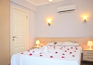Centrally located 3 bedroom 3 bathroom apartment with FREE WIFI