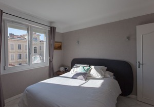 Centrally located quiet apartment with beautiful sea view