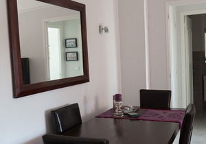 Centrally located quiet apartment with beautiful sea view