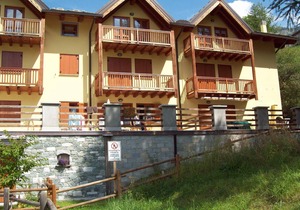 CERVINIA-VALTOURNENCHE Apartment Directly on the slopes from SCI