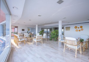 Cervo 319C with shared pool, Cervo, Italy