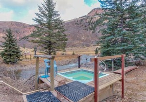 Chair Mountain Cabin at Filoha Meadows
