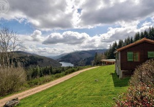 Chalet confortable avec terrasse privée, proche nature, sports et loisirs, animaux acceptés. - FR-1-496-241