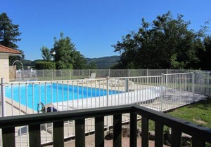 Chalet confortable avec terrasse privée, proche nature, sports et loisirs, animaux acceptés. - FR-1-496-241