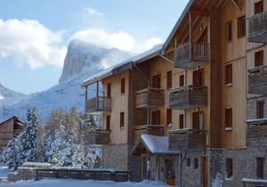 Chalet Duplex 8 Pers, 300m des Pistes, Terrasse, Piscine Couverte, Parking - FR-1-504-435
