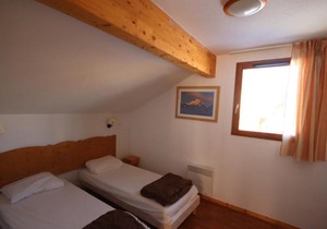 Chalet Mitoyen 3 Pièces 6 Pers. avec Terrasse et Piscine Chauffée - Superdevoluy - FR-1-504-477