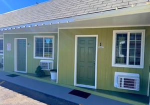Chalet Motel - Affordable Stay in Central Bend