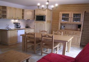 Chalet, Savoyard charm in unspoiled surroundings, heated swimming pool, ideal for families