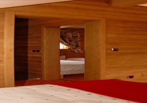 Chalet, Savoyard charm in unspoiled surroundings, heated swimming pool, ideal for families