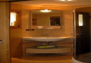 Chalet, Savoyard charm in unspoiled surroundings, heated swimming pool, ideal for families