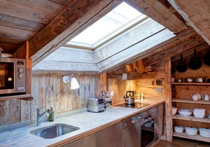 Chalet spacieux, au cœur de Courchevel le Praz, proche des pistes, idéal pour 8 personnes.