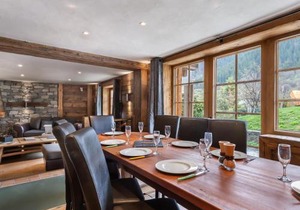 Chalet Traditionnel à Méribel avec Jacuzzi, Sauna et Accès Direct aux Pistes - FR-1-566-23