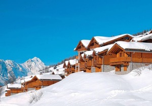 Chalet, wifi, ski-in/ski-out & foot of the slopes, fitness, swimming pool, terrace, balcony, tv