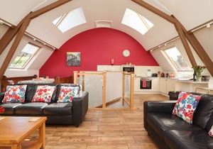 CHAPEL-ON-THE-HILL, family friendly, with a garden in Grosmont