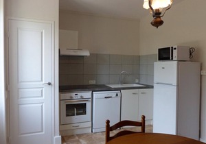 Charming Cottage with Garden, Near Medieval Village & Vineyards - Family Friendly, Sleeps 6