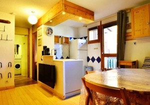 Charmant 2 pièces pour 5 pers. à 1 min. des pistes, balcon exposé Sud/Ouest, Wi-Fi et parking gratuit - FR-1-329-55
