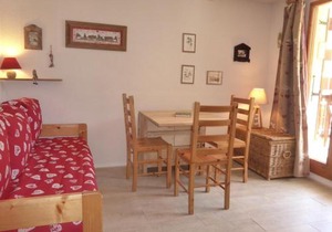 Charmant appart rénové 4 pers, balcon sud, plein centre, proche ski et piscine! - FR-1-342-187