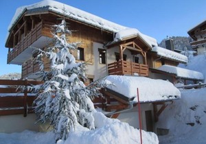 Charmant appartement au pied des pistes avec piscine et parking - FR-1-505-13