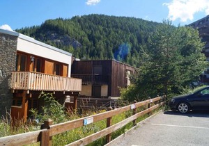 Charmant appartement à Pra-Loup avec terrasse, parking, et accès facile aux pistes - FR-1-165A-65