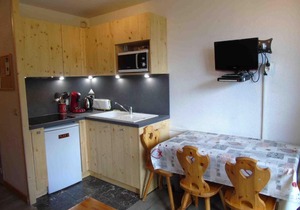 Charmant studio à Valfréjus, proche télécabine, commerces, balcon, 4 pers, animaux admis. - FR-1-561-10