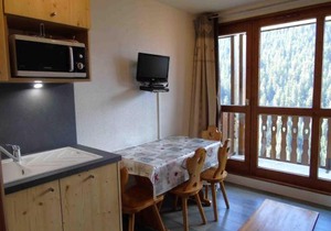 Charmant studio à Valfréjus, proche télécabine, commerces, balcon, 4 pers, animaux admis. - FR-1-561-10