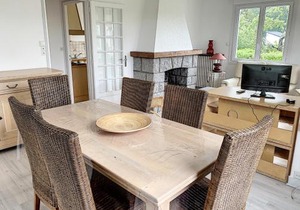 Charmante Maison à Carolles, Proche Bourg et Vallée des Peintres, Jardin et Confort Moderne - FR-1-361-385