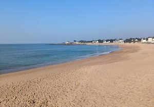 Charmante maison rénovée au calme avec jardin privatif, à 500m des plages et proche commerces - FR-1-306-1082
