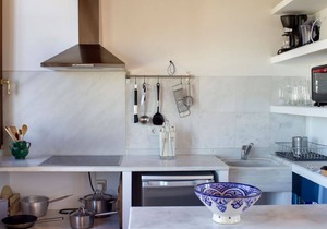 Charming rural house with swimming pool 3 km from the city of Granada. parking