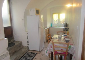 Charming little F2 in the heart of the village