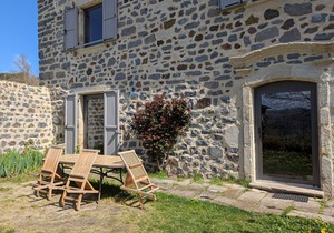 Charming 18th Century Mansion with Garden & Modern Amenities near Puy-en-Velay
