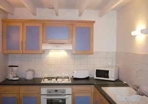 Charming 2-Bed Gite with Fireplace, Garden & Nearby Winter Activities