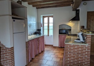 Charming 2-Bedroom Rural House with Private Terrace Near Fontainebleau