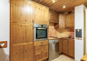 Charming 2-room flat with terrace and new kitchen in the heart of Méribel, direct access to slopes