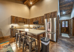 Charming 2bd/1ba MT Retreat- sleeps 6 – Just 7 Miles Away From GNP- #4-STAY HERE