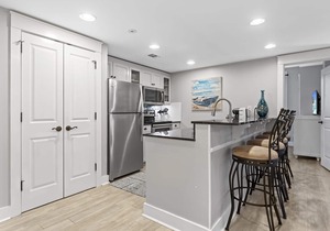 Charming 2BR at Wharf! Beach, Tropical Pool + Hot Tub, Tram, Spacious Balcony