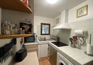 Charming 2BR Mini-Villa, 100m to Santa-Giulia Beach, Terrace, BBQ, Private Parking, A/C in Living Room
